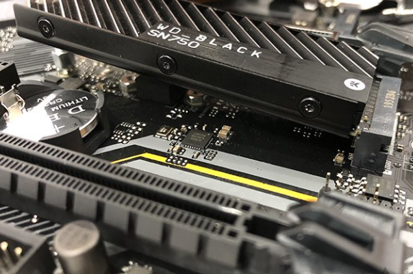 固態(tài)硬盤.png 固態(tài)硬盤.png