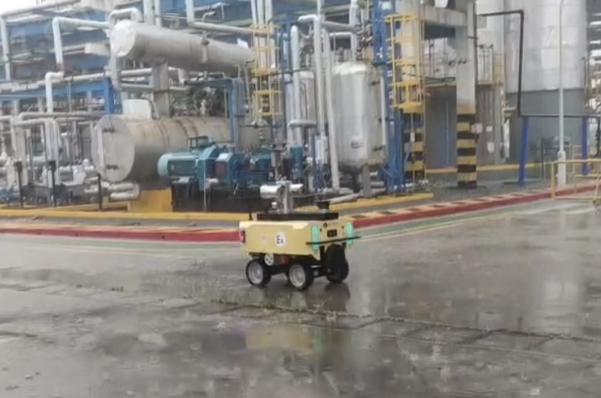 化工廠巡檢機(jī)器人工控機(jī).png 化工廠巡檢機(jī)器人工控機(jī).png