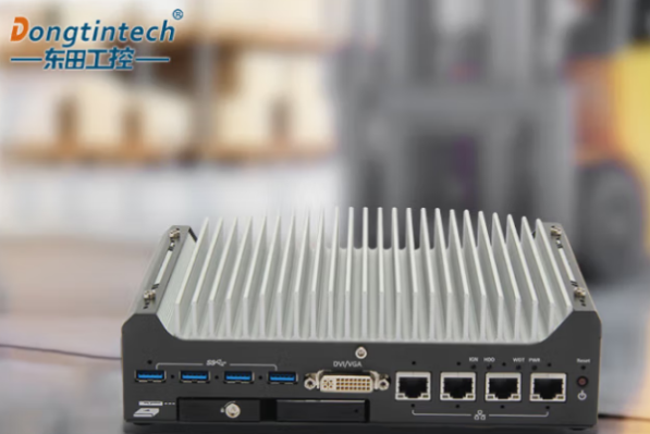 東田嵌入式車載工控機.png