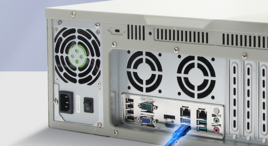 該工控機(jī)端口豐富，擴(kuò)展性強(qiáng)，可外接多種設(shè)備，滿(mǎn)足客戶(hù)多種需求。